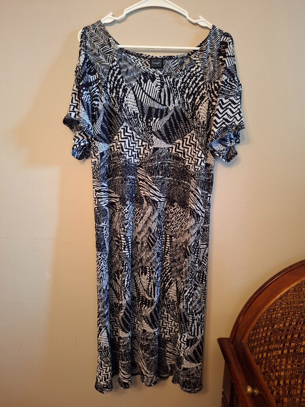 Vamp Midi Dress in size medium, Black and white print